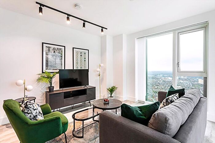 2 Bedroom Flat To Rent In North Acton, W3