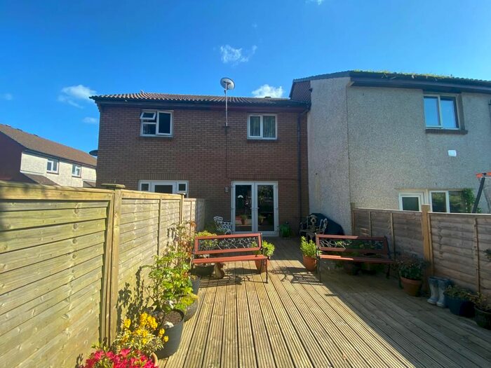 2 Bedroom Property To Rent In Seymour Close, Threemilestone, Truro, TR3