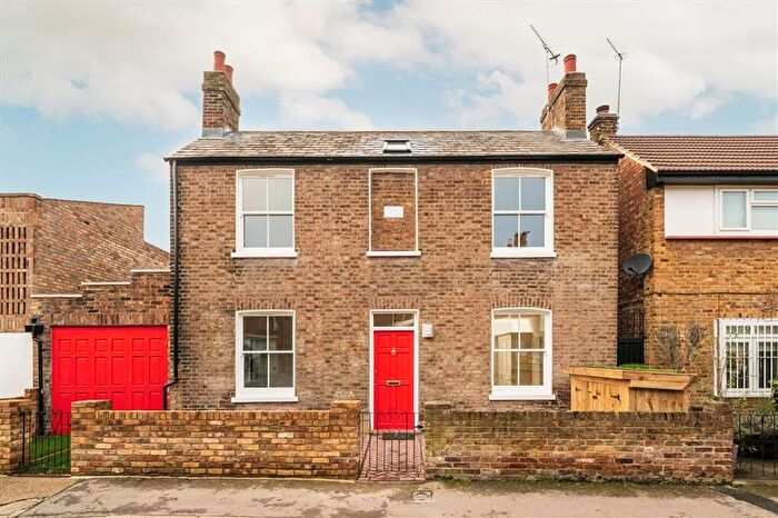 2 Bedroom Terraced House To Rent In St. Peters Grove, Hammersmith, W6