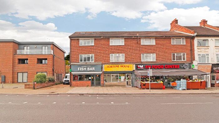 2 Bedroom Flat For Sale In Bromley Hill, Bromley, London, BR1