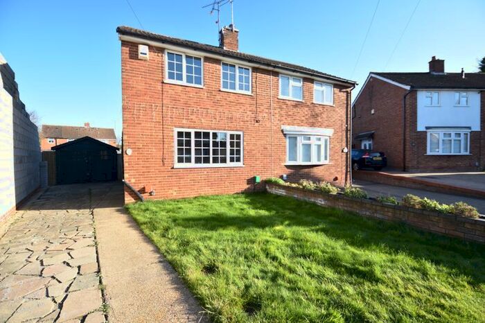 2 Bedroom Semi-Detached House To Rent In Lilac Grove, Luton LU3