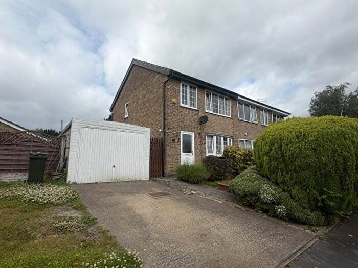 3 Bedroom Semi-Detached House To Rent In Pentland Avenue, Clayton, Bradford, BD14