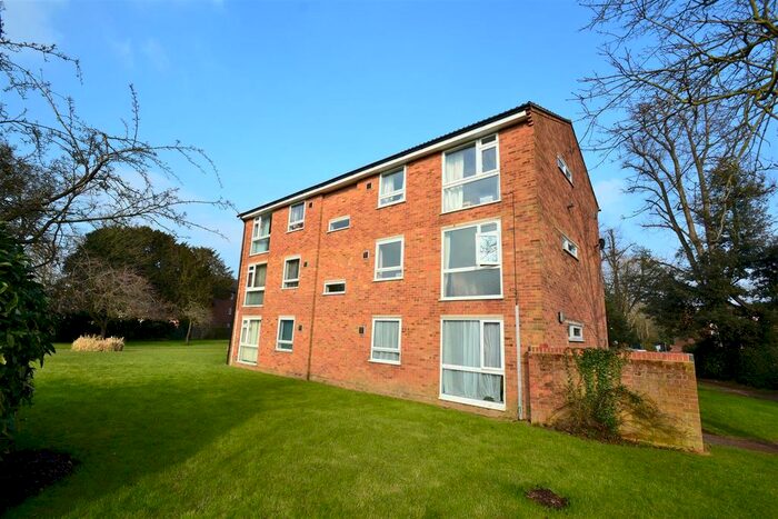 1 Bedroom Flat To Rent In Moor Park, Aurum Close, Horley, RH6