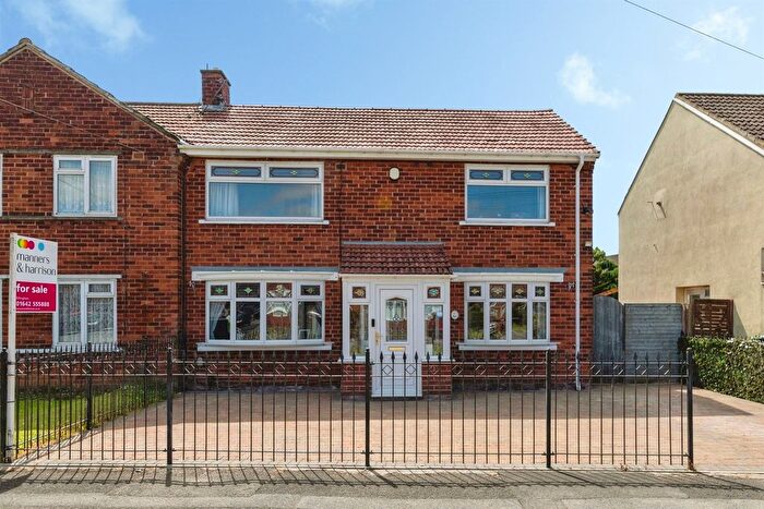 3 Bedroom Semi-detached House For Sale In Sutton Place, Billingham, TS23