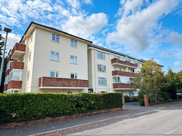 2 Bedroom Apartment For Sale In Eagle Road, Poole, BH12