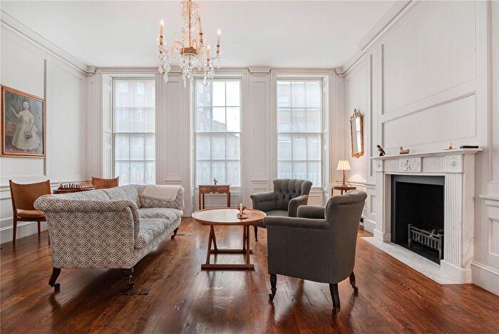 3 Bedroom Terraced House To Rent In Doughty Street, London, WC1N