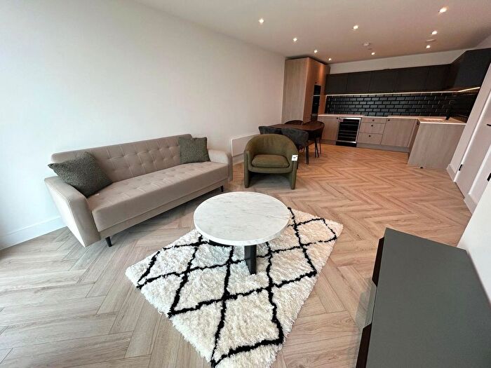 2 Bedroom Flat To Rent In Bankside Boulevard, Salford, M3