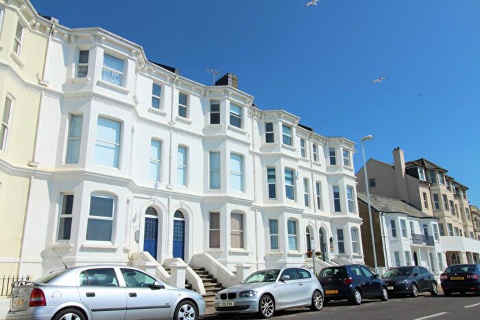2 Bedroom Apartment To Rent In Cavendish Court, - Marine Parade, Worthing, BN11