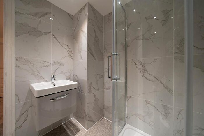 1 Bedroom Flat To Rent In Market Street, High Peak, SK23