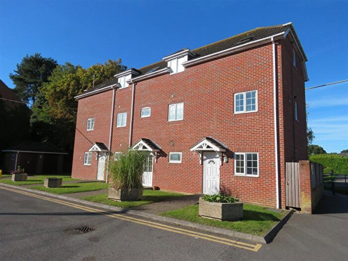 1 Bedroom Flat To Rent In Parkside Walk, New Milton, BH25