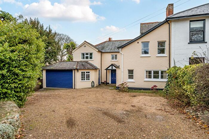 4 Bedroom Detached House For Sale In Lincoln Hatch Lane, Burnham, Buckinghamshire, SL1