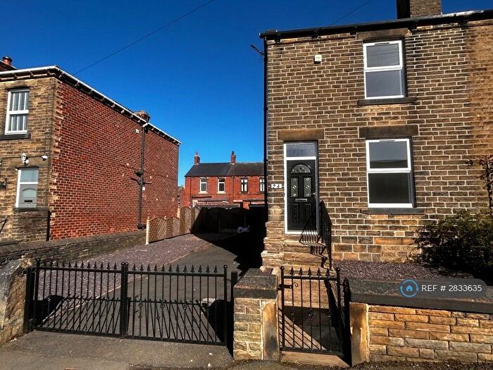 3 Bedroom End Of Terrace House To Rent In Long Lane, Huddersfield, HD8