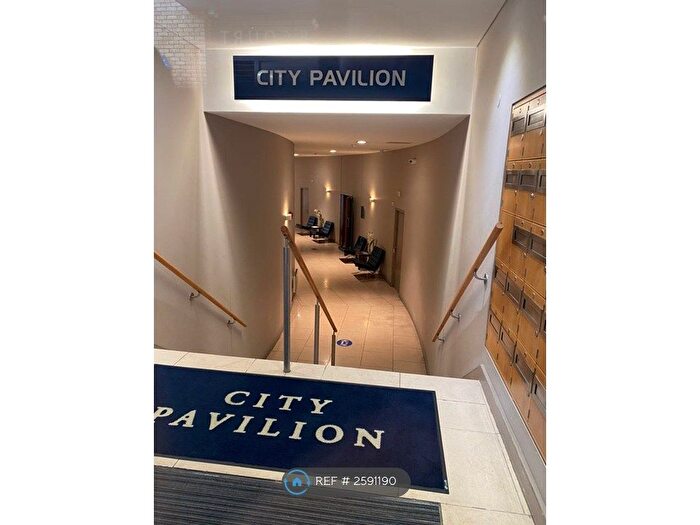 3 Bedroom Flat To Rent In City Pavilion, London, EC1M