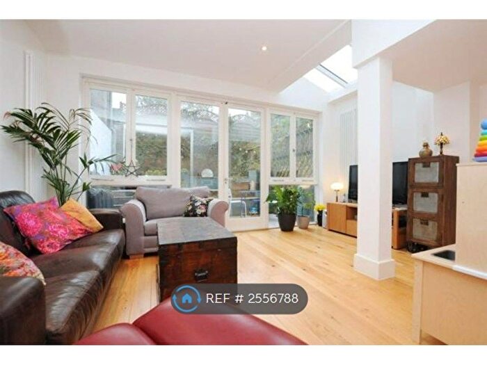 1 Bedroom Flat To Rent In Newington Green Road, London, N1