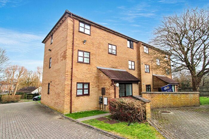 1 Bedroom Flat For Sale In Ladd Close, Kingswood, Bristol, BS15