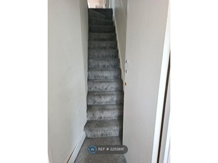 2 Bedroom Flat To Rent In Edinburgh Road, London, E17