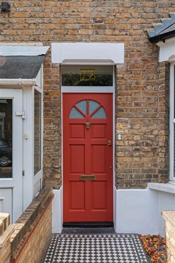 3 Bedroom Terraced House For Sale In Springfield Road, Walthamstow, E17