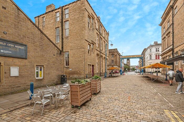 1 Bedroom Apartment To Rent In Byram Street, Huddersfield, HD1