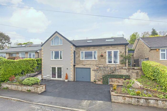 4 Bedroom Detached House For Sale In Ranmoor Lane, Hathersage, Hope Valley, S32