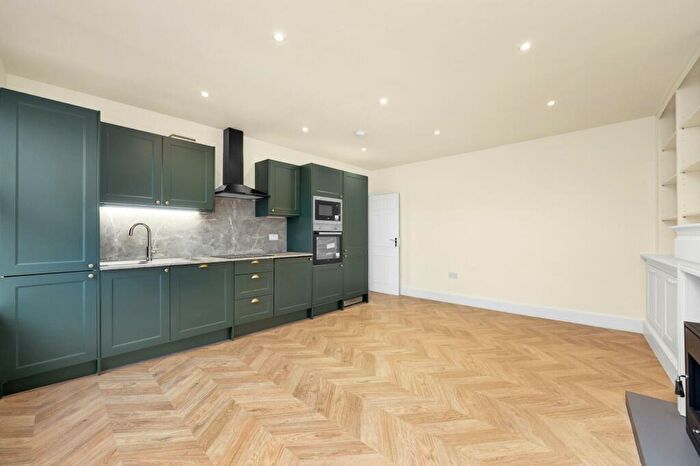4 Bedroom Apartment To Rent In Barking Road, London, E13