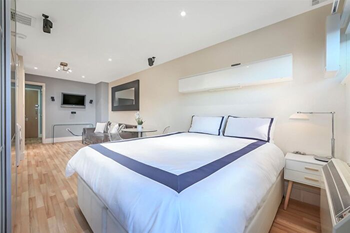 Studio To Rent In Empire Square East, Empire Square, London, SE1