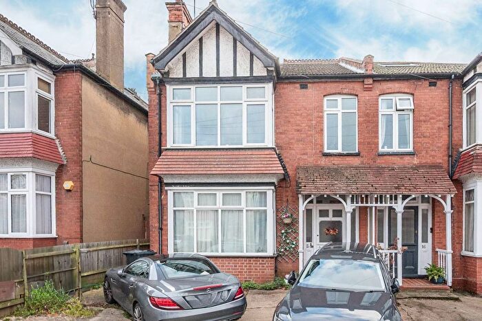 3 Bedroom Flat To Rent In Whitehall Road, Harrow, HA1