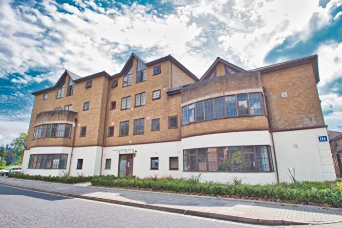 1 Bedroom Flat To Rent In Fitzwilliam House, Windmill Avenue, Southall, Greater London, UB2
