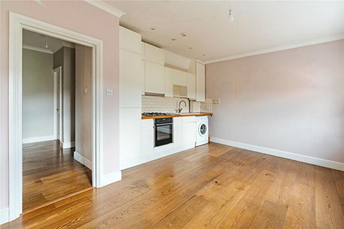 2 Bedroom Apartment To Rent In Balcorne Street, Victoria Park, Hackney, E9