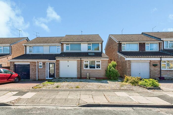 3 Bedroom Semi Detached House For Sale In Alpine Rise, Coventry, CV3