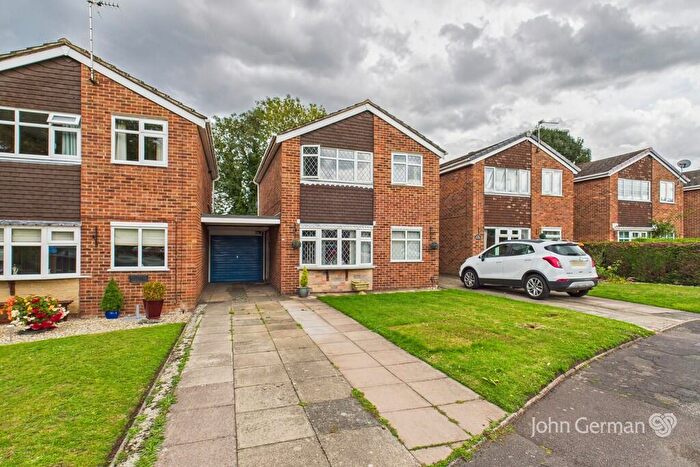 3 Bedroom Link Detached House For Sale In Collinson Road, Barton Under Needwood, DE13