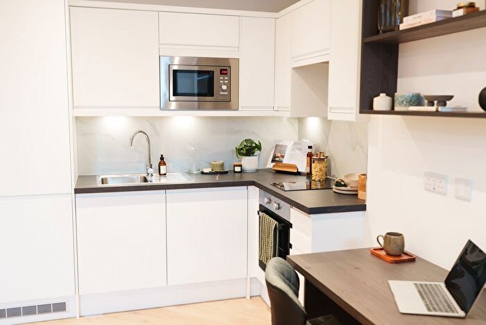 Studio To Rent In Apt, Churchill House Residence #, LS1