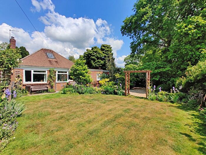 3 Bedroom Chalet For Sale In School Road, Bransgore, Christchurch, BH23