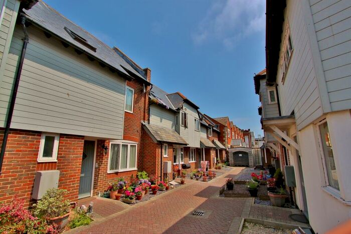 2 Bedroom House To Rent In Montague Street, Worthing, BN11