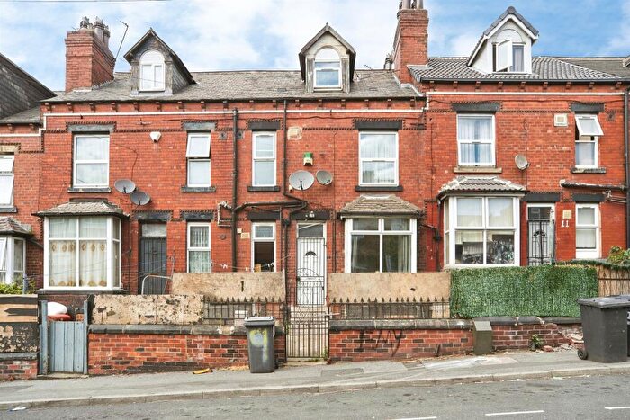 2 Bedroom Terraced House For Sale In Ashton Terrace, Leeds, LS8