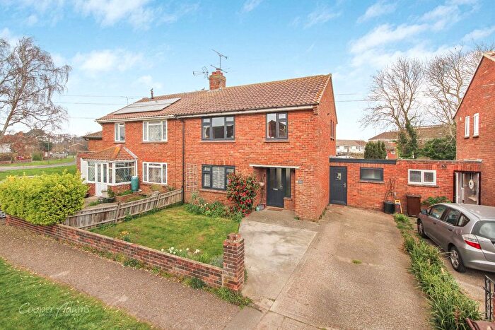 3 Bedroom Semi Detached House For Sale In Eastcourt Way, Rustington, BN16