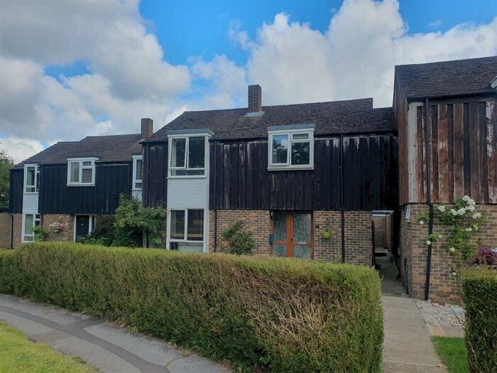 4 Bedroom Link Detached House For Sale In Sheephouse Green, Wotton, Dorking, RH5
