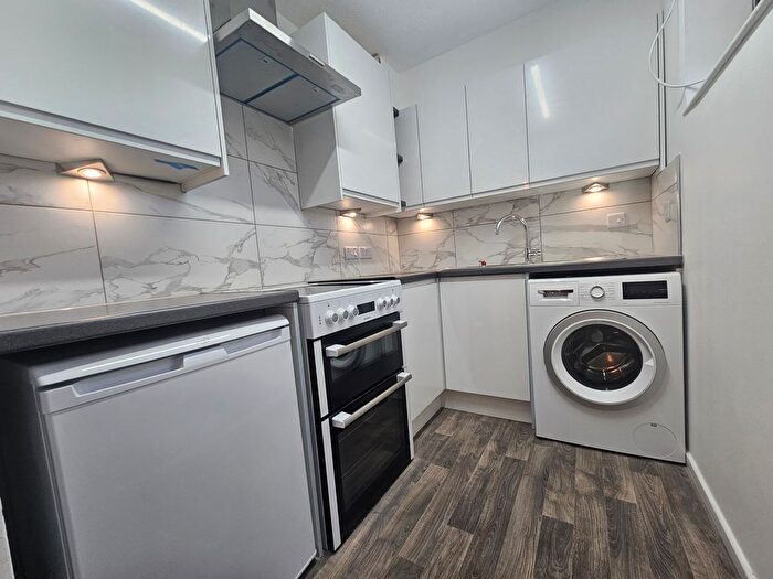Studio To Rent In Clarkes Drive, Uxbridge, UB8
