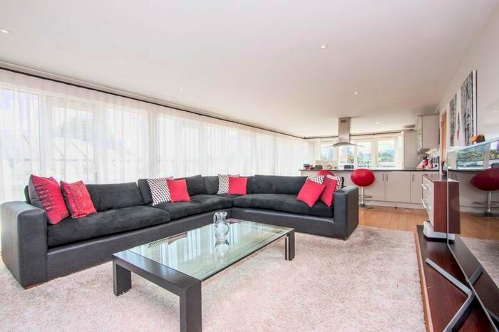 2 Bedroom Flat To Rent In Brewhouse Lane, London, SW15