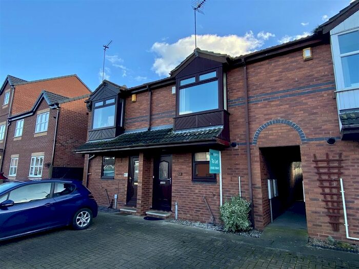 2 Bedroom Town House To Rent In St. Johns Court, Goole, DN14