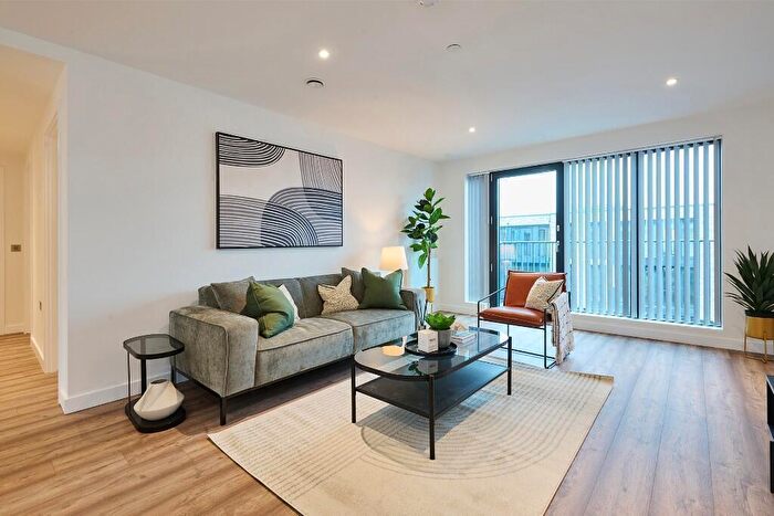 3 Bedroom Flat To Rent In Aspire, Herschel Street, Slough, SL1