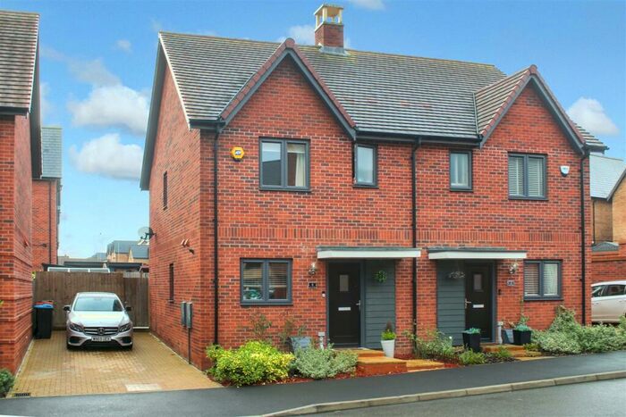 3 Bedroom Semi-Detached House To Rent In Vaynol Way, Whitehouse, MK8