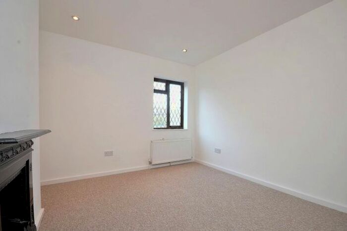3 Bedroom Property To Rent In Denzil Road, Guildford GU2, Guildford,