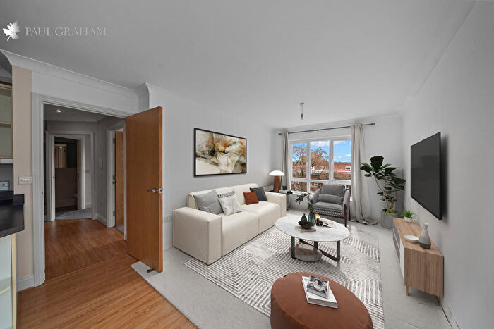 2 Bedroom Apartment For Sale In Woodcote Road, Wallington, SM6