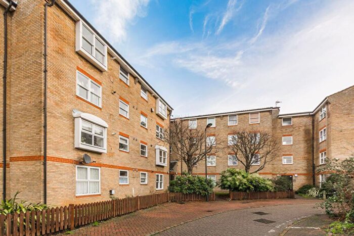 2 Bedroom Flat For Sale In Weavers Way, Camden, London, NW1