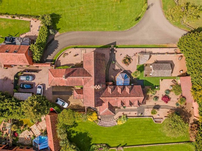 5 Bedroom Detached House For Sale In Radford Road, Alvechurch