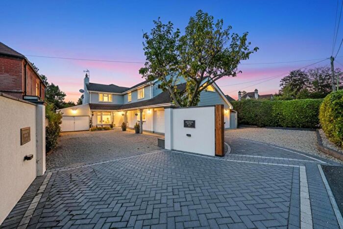 4 Bedroom Detached House For Sale In Bowes Hill, Rowland's Castle, PO9