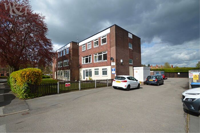 2 Bedroom Flat For Sale In Stratford Court, Maney Hill Road, Sutton Coldfield, B72