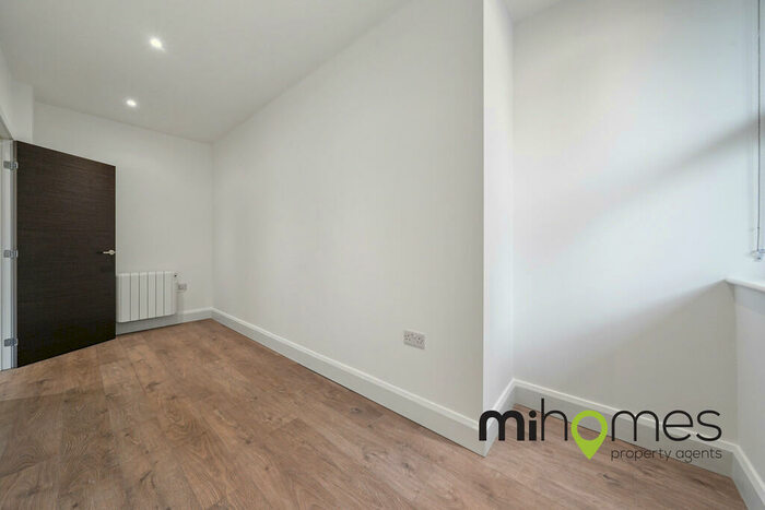 2 Bedroom Apartment To Rent In Key Point, Potters Bar, EN6