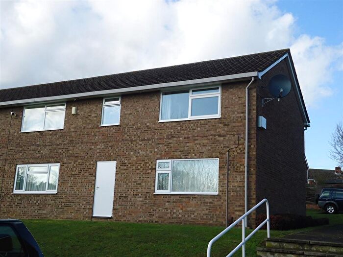 Studio To Rent In Portland Road, Irthlingborough, Wellingborough, NN9