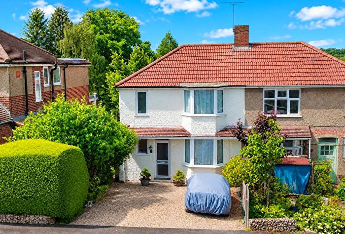 3 Bedroom Semi-Detached House For Sale In Risedale Road, Nash Mills, Hemel Hempstead, HP3